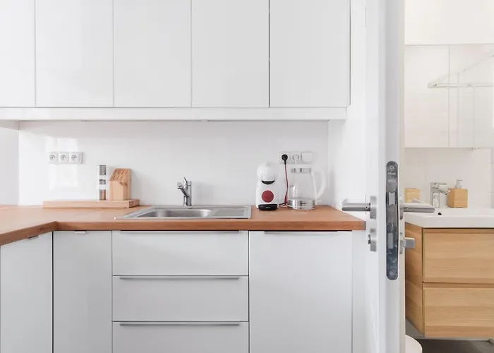 Prague Days - Minimalist Flat - Trendy Karlin